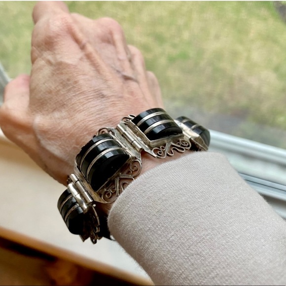 Sterling onyx vintage bracelet - Picture 3 of 11